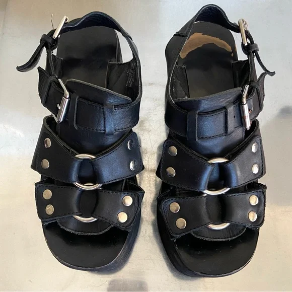 UNIF Chunky Platform O-Ring Hardware Buckle Sandals w/ Ankle Strap - Picture 3 of 10